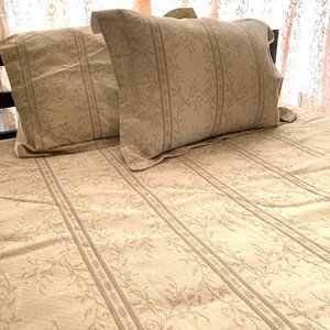 Frette 3 piece Queen Duvet Set With Shams